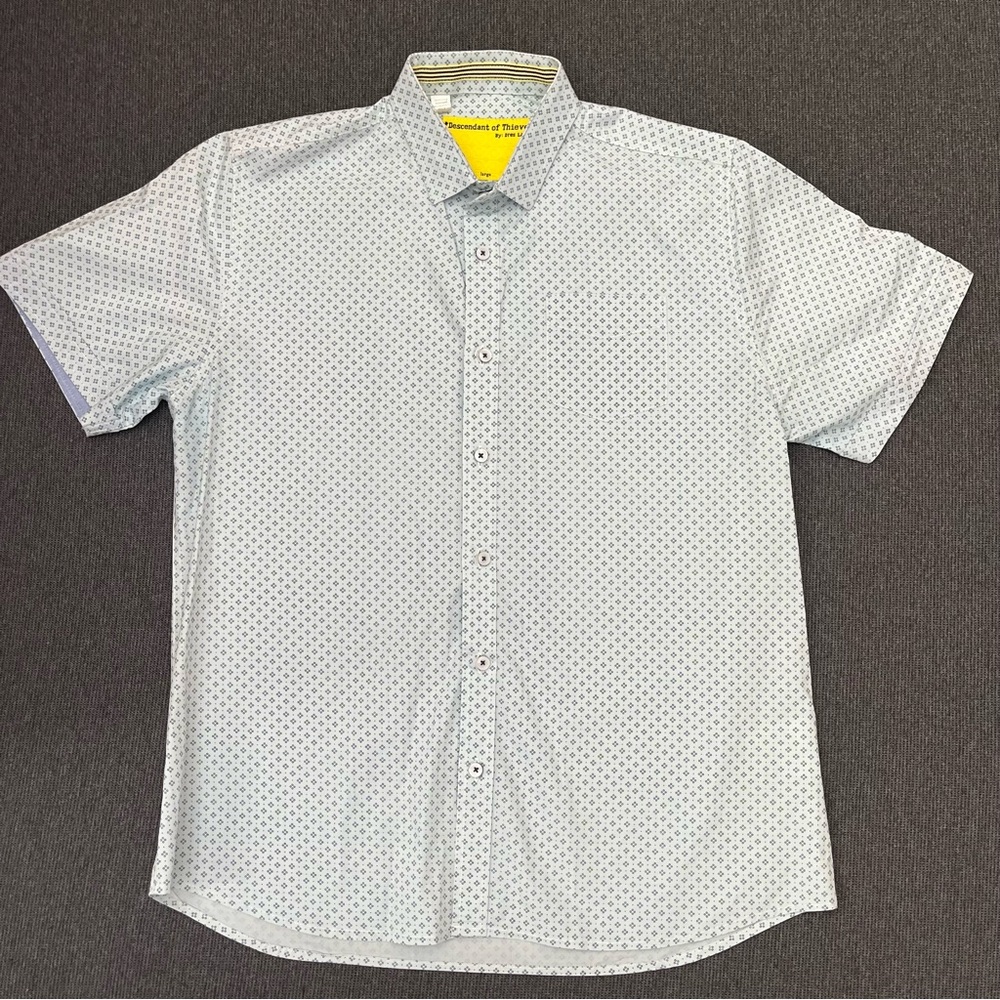 Descendant of Thieves Button Up %100 Cotton Shirt Men’s size Large